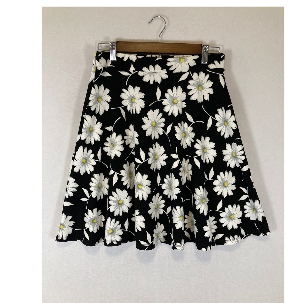 Retro Daisy‎ Floral Smak Parlour Women Med Black White A-Line Skater Mini Skirt